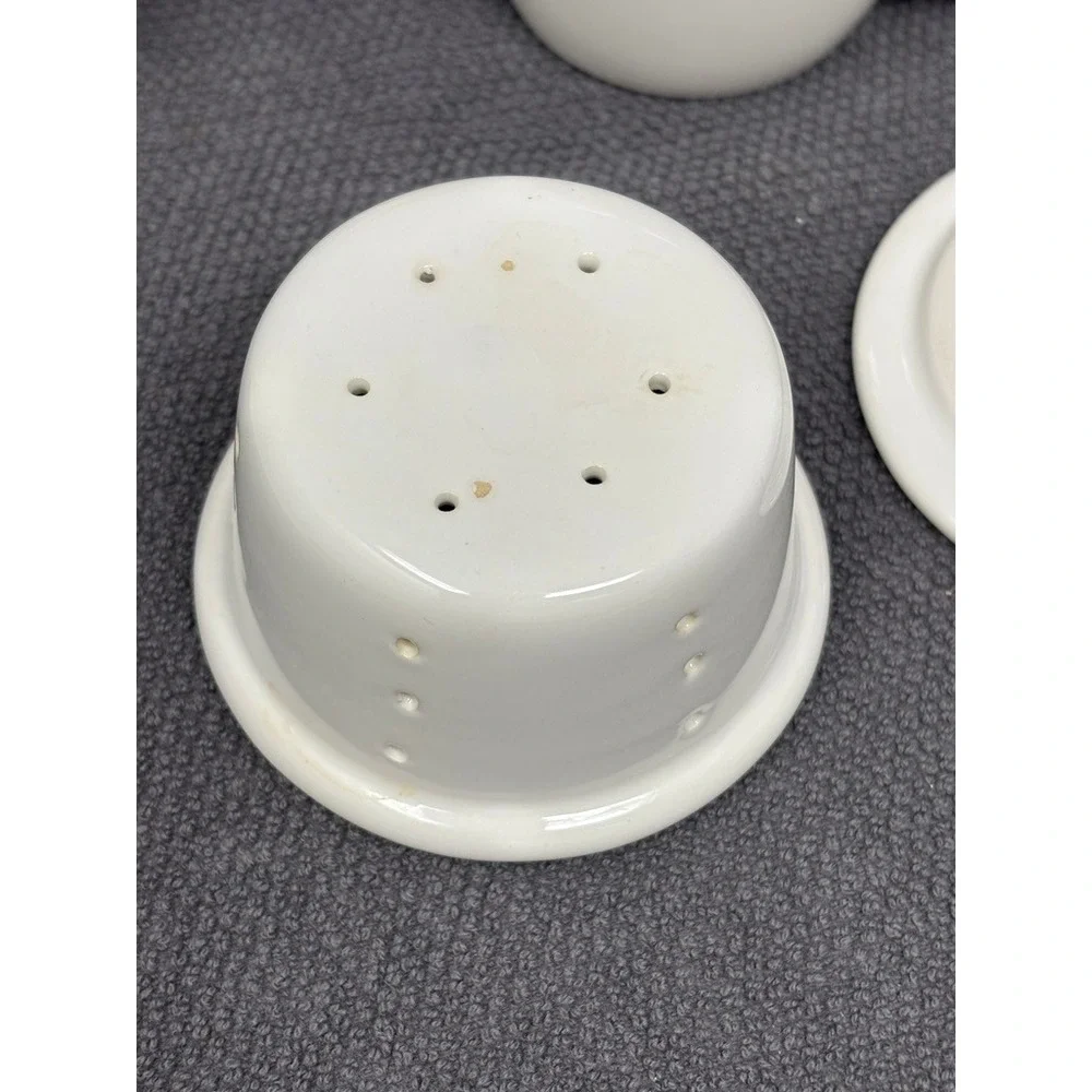 Pottery Barn Coffee House White‎ Ceramic Tea Mug Infuser Lid Set